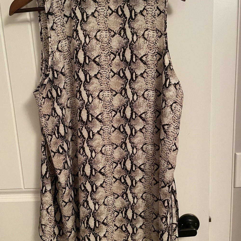 Tunic - Picture 3 of 4